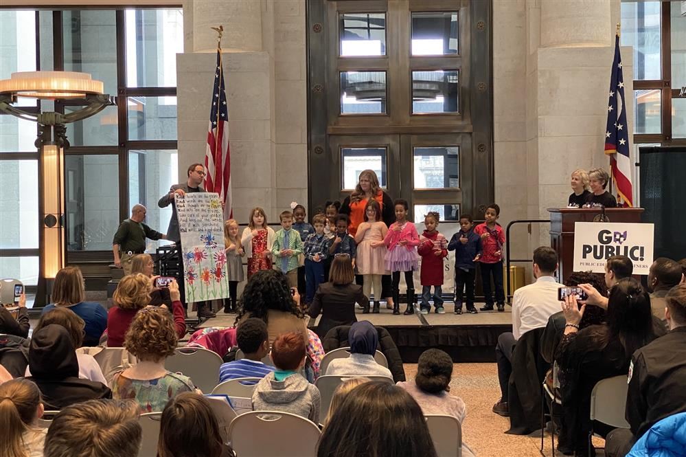 Huy Elementary Hearing Impaired Program On Stage